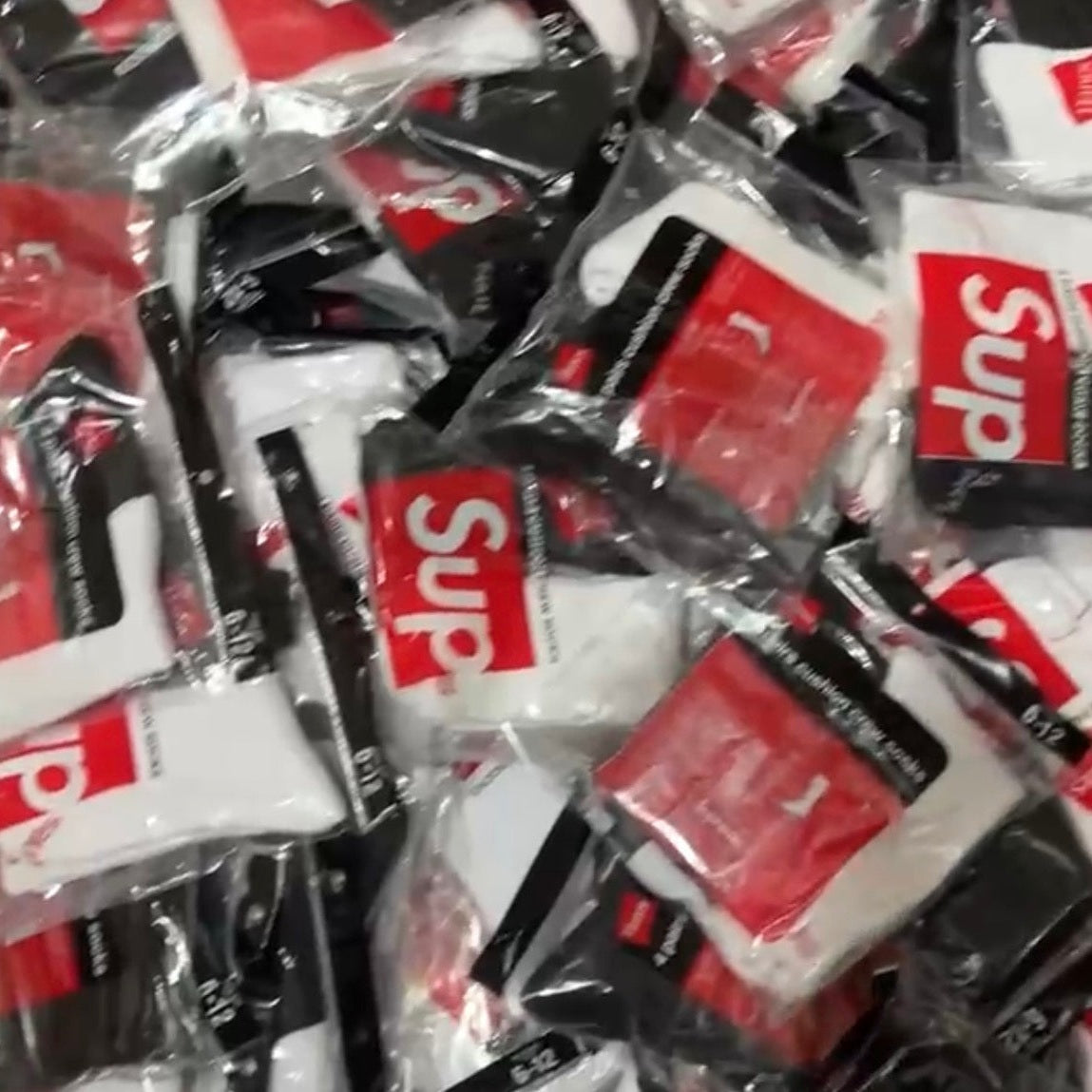 Supreme Socks 2 PAIRS ONE WHITE ONE BLACK